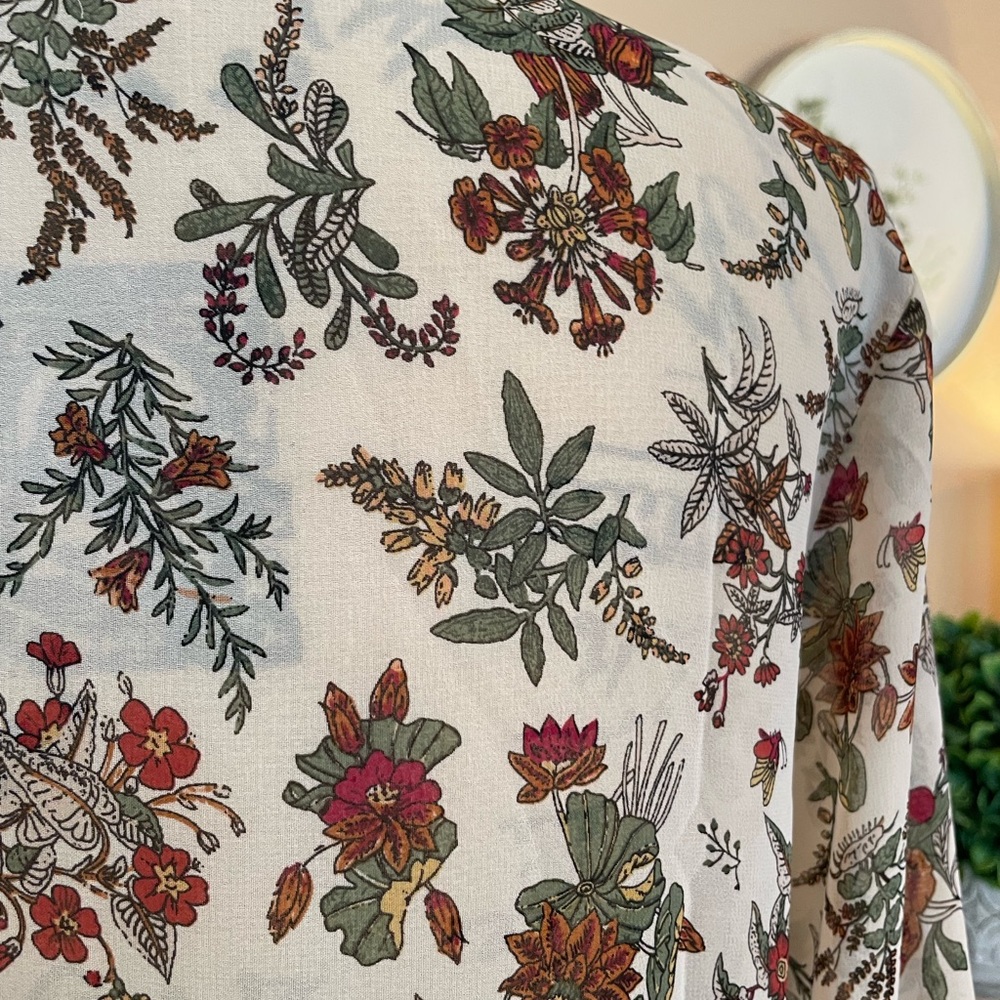 Max Studio Sheer Floral Tiered Ruffle Hem Blouse Sz Large - Picture 9 of 14
